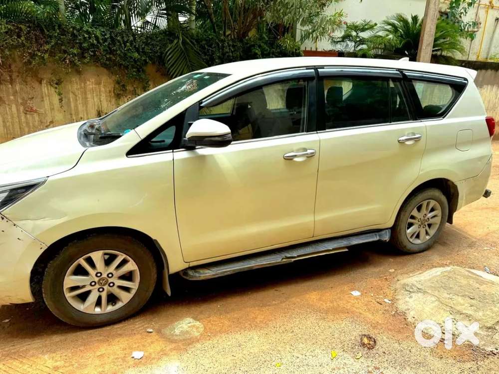 Toyota Innova Crysta 2.4 V 7 Str, 2017, Diesel