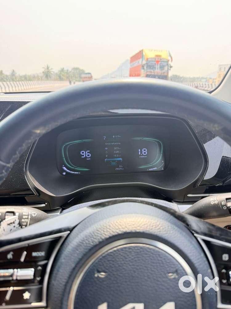 Kia Carens Luxury Plus 7dct Petrol Turbo Paddle Shift