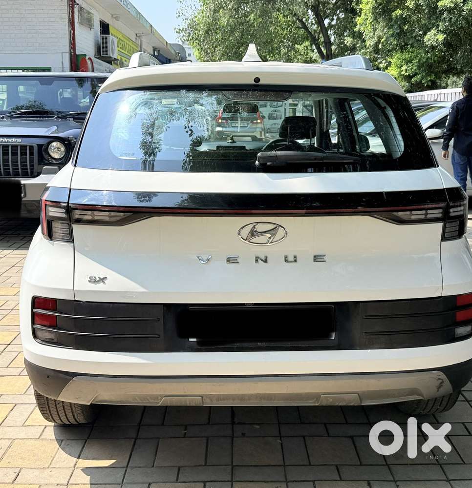 Hyundai Venue Sx (o) Mt 1.0 Turbo Dual Tone, 2022, Diesel