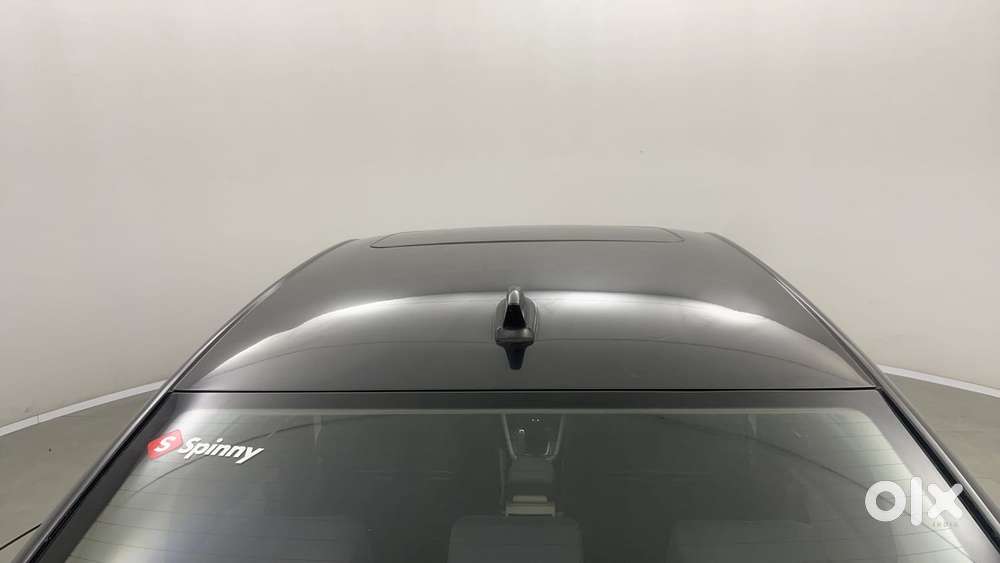 Skoda Slavia Style 1.0l Tsi Mt, 2023, Petrol