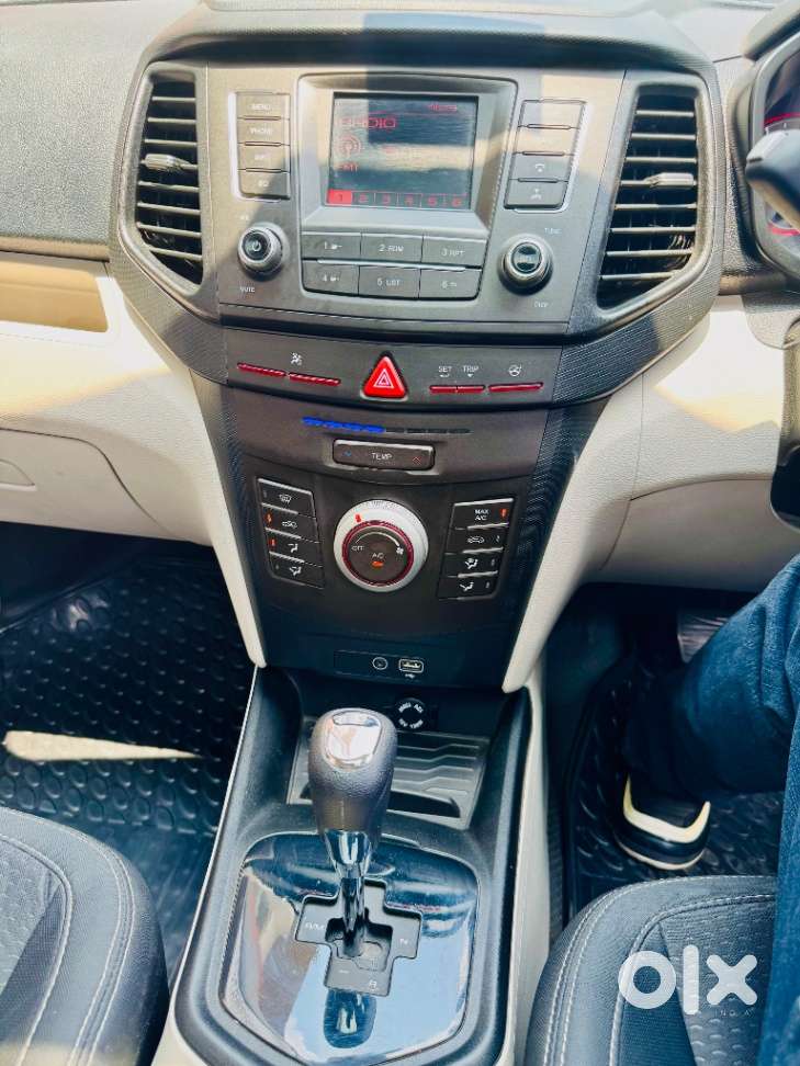 Mahindra Xuv300 1.2 W8 Amt Petrol, 2021, Petrol