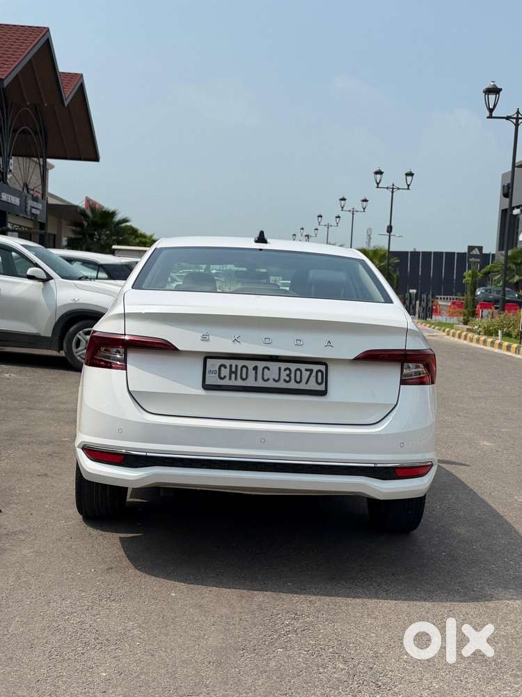 Skoda Slavia Style Matte 1.0 Tsi At, 2022, Petrol