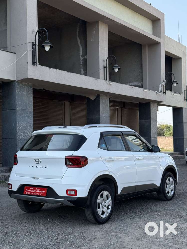Hyundai Venue S Turbo, 2021, Petrol