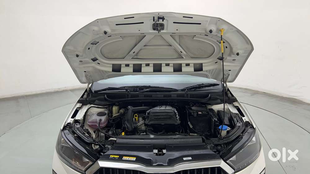 Skoda Slavia Ambition 1.0l Tsi Mt, 2022, Petrol