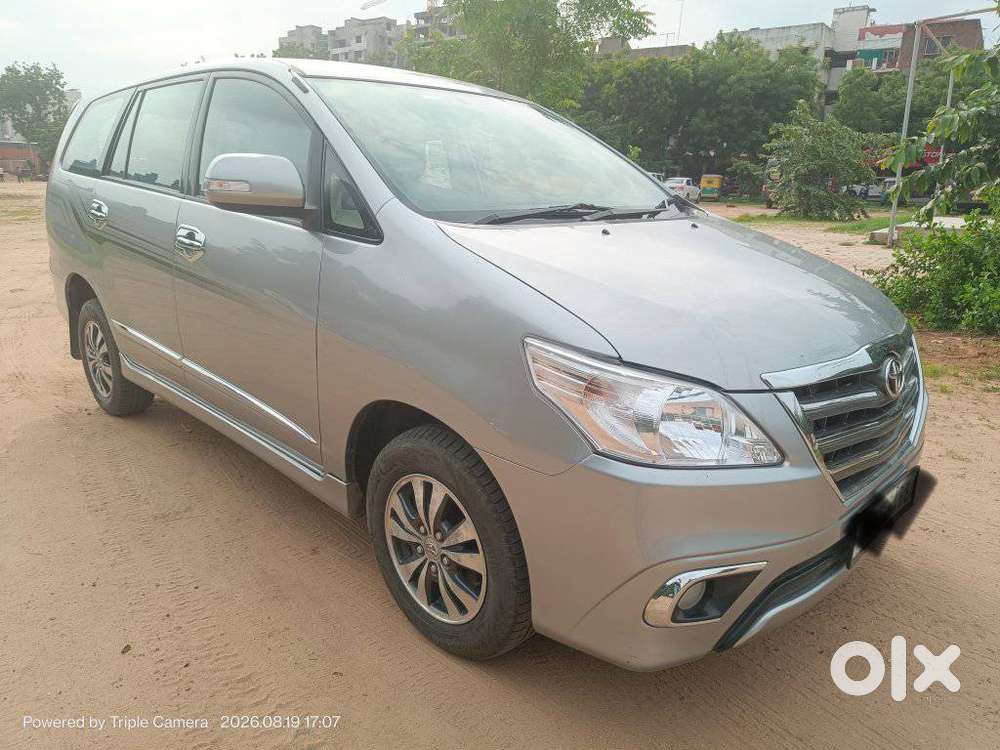 Toyota Innova 2.5 Vx 8 Str Bs-iii, 2015, Diesel