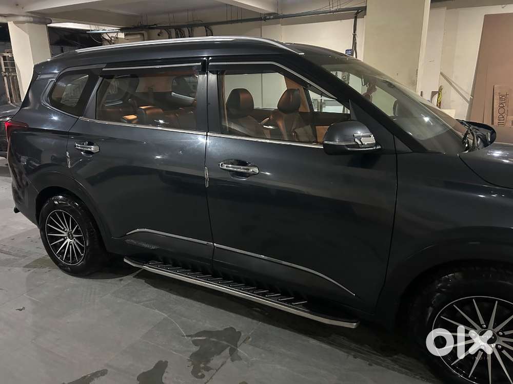 Kia Carens 2023 Petrol Well Maintained