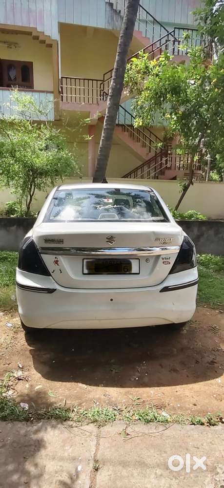 Maruti Suzuki Swift Dzire 2015 Diesel Well Maintained Showroom Track