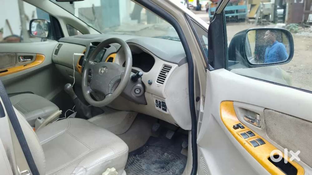 Toyota Innova 2.5 V 8 Str, 2009, Diesel