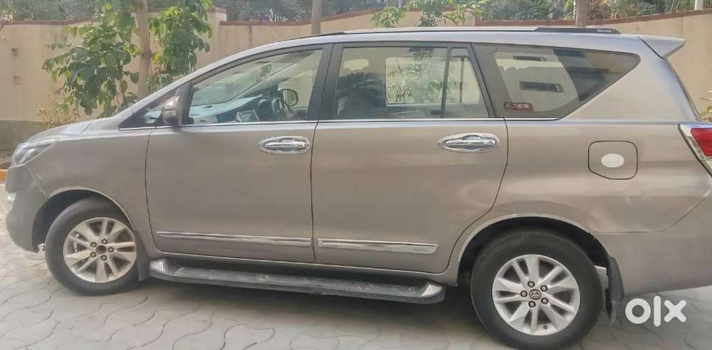 Toyota Innova Crysta 2.4 V 7 Str, 2017, Diesel