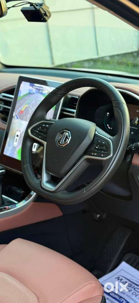 Mg Hector Plus Savvy Pro 1.5 Turbo Petrol Cvt 7 Str Dual Tone, 2023,..