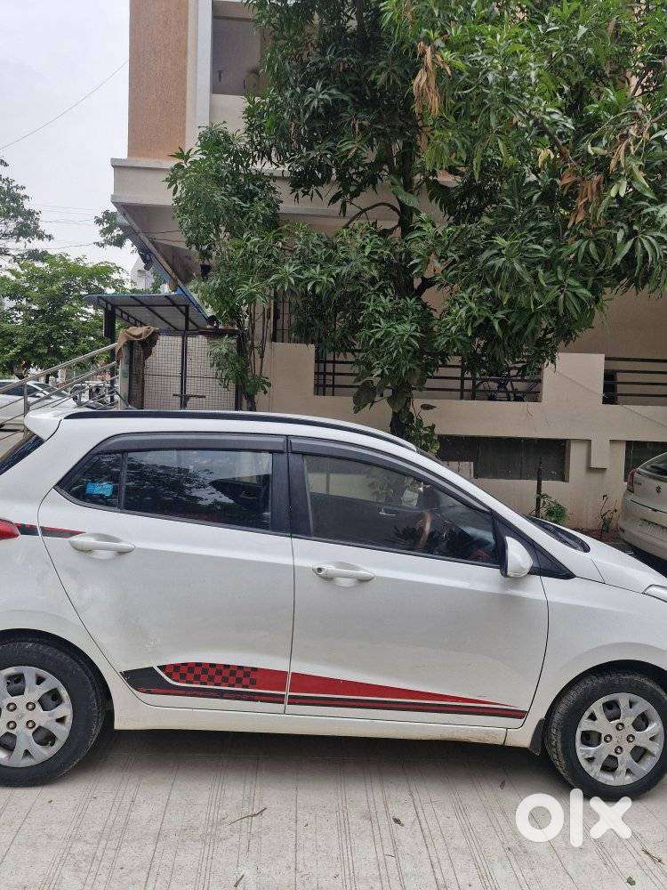 Hyundai Grand I10 Sportz Edition, 2016, Petrol