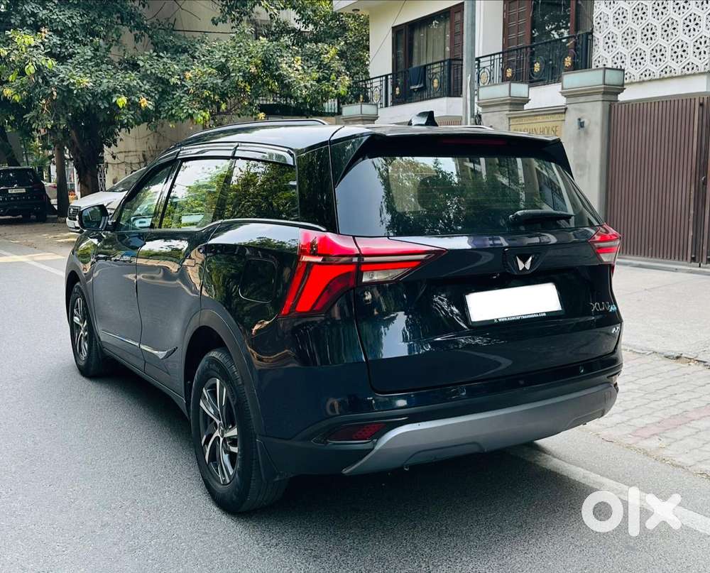 Mahindra Xuv700 2.0 Ax 5 Petrol At Str, 2022, Petrol