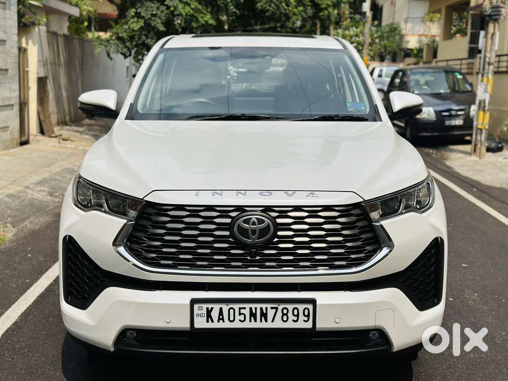 Toyota Innova Hycross 2.0 Vx (o) Hybrid 8 Str, 2025, Petrol