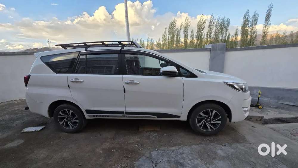 2025 Innova Crysta – Showroom Condition, Best Deal