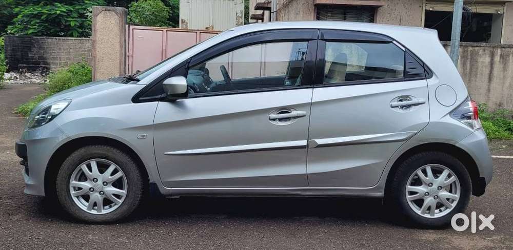 Honda Brio V Mt, 2011, Petrol