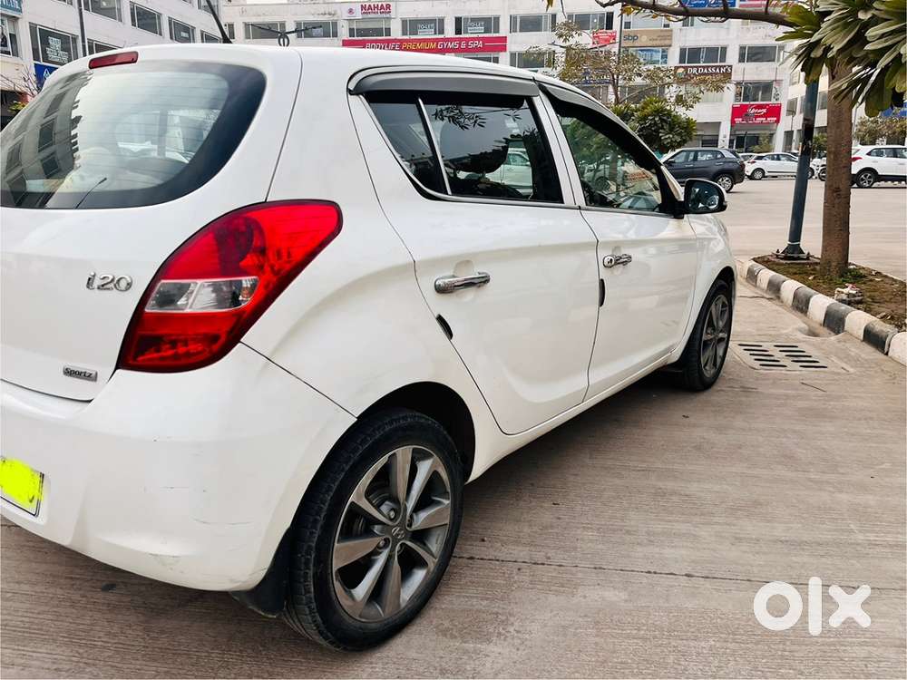 Hyundai I20 Sportz | New Tyres & Battery | Rc Till 2030