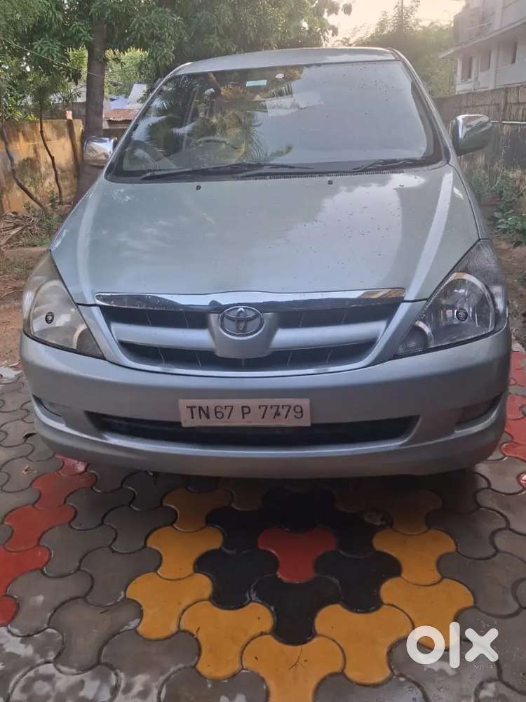 Toyata Innova 2.5 V