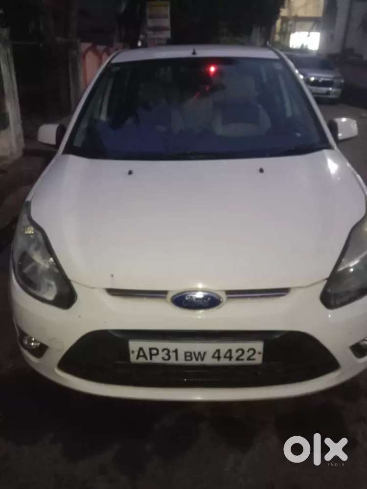 Ford Figo 2012 Diesel 82000 Km Driven
