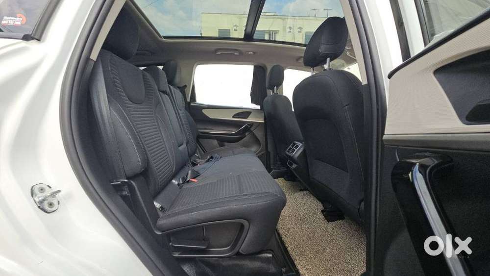 Mahindra Xuv700 2.2 Ax 5 Diesel At 7 Str, 2023, Diesel