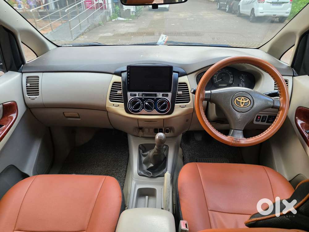 Toyota Innova 2.5 G (diesel) 8 Seater, 2010, Diesel