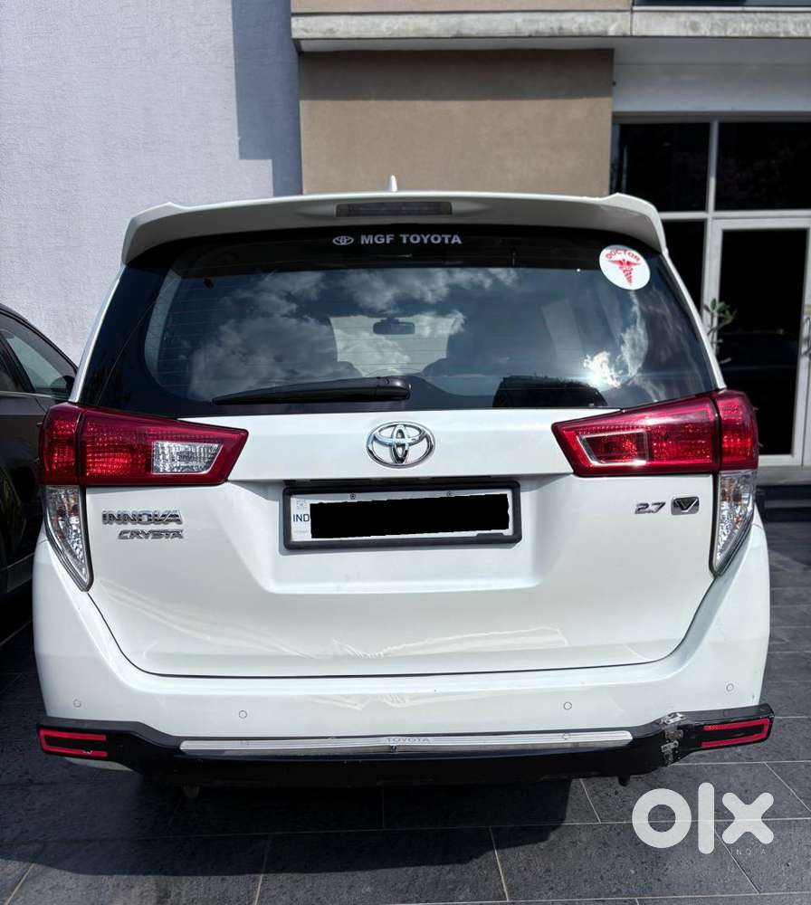 Toyota Innova Crysta 2.7 V, 2023, Petrol