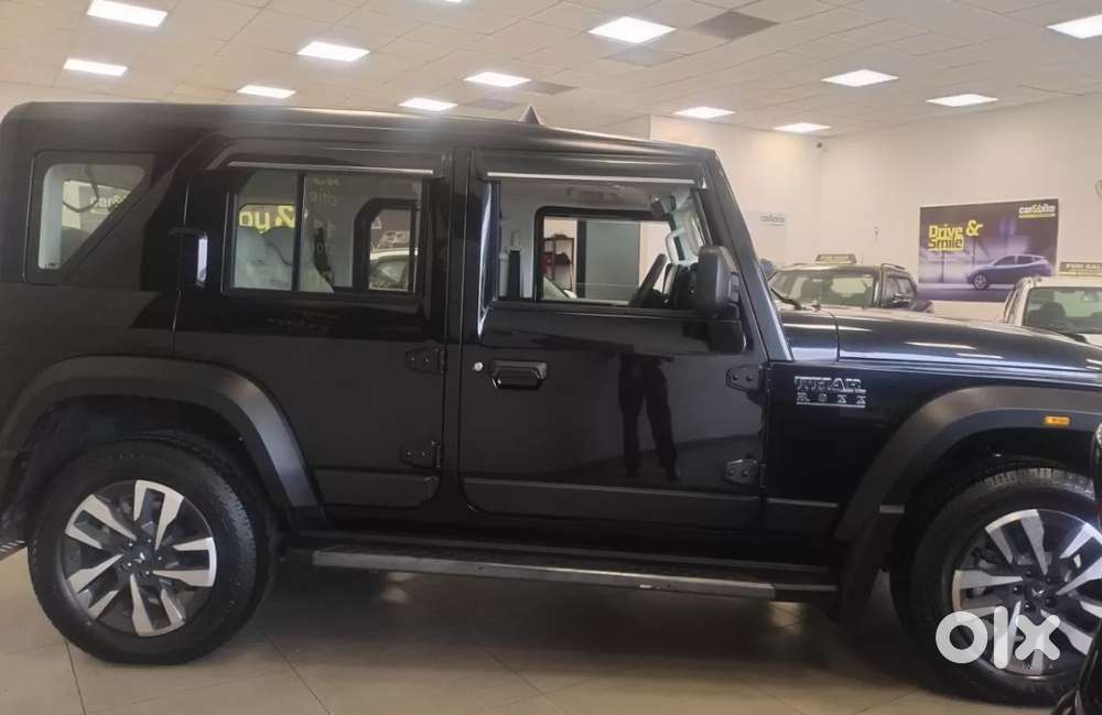 Mahindra Thar Roxx, 2025, Petrol