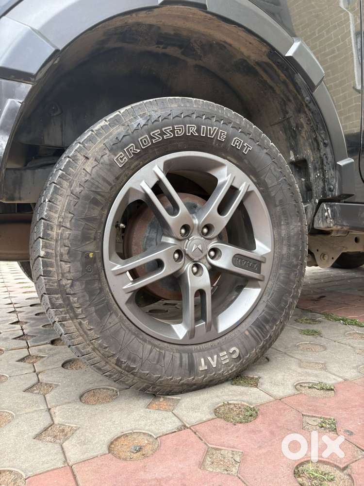 Mahindra Thar Lx P 2wd At Ht [2022 - 2025], 2024, Petrol
