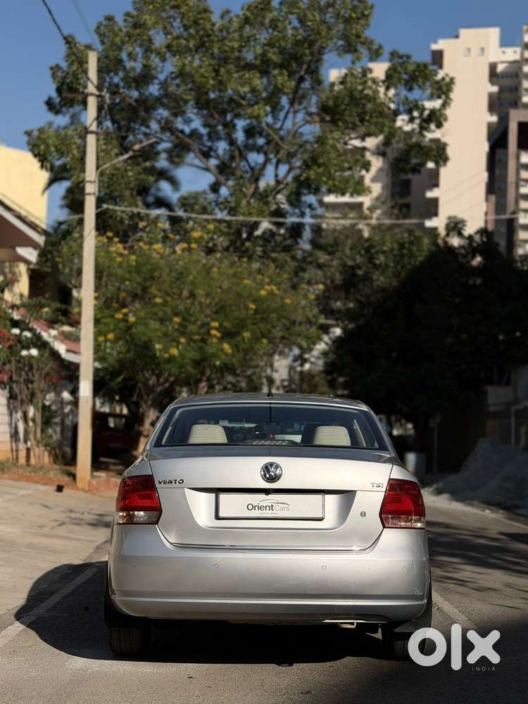 Volkswagen Vento 1.5 Highline Plus At 16 Alloy, 2014, Petrol