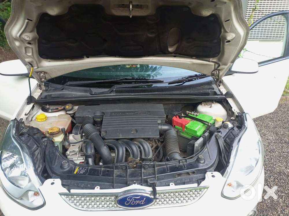 Ford Figo Petrol 2015