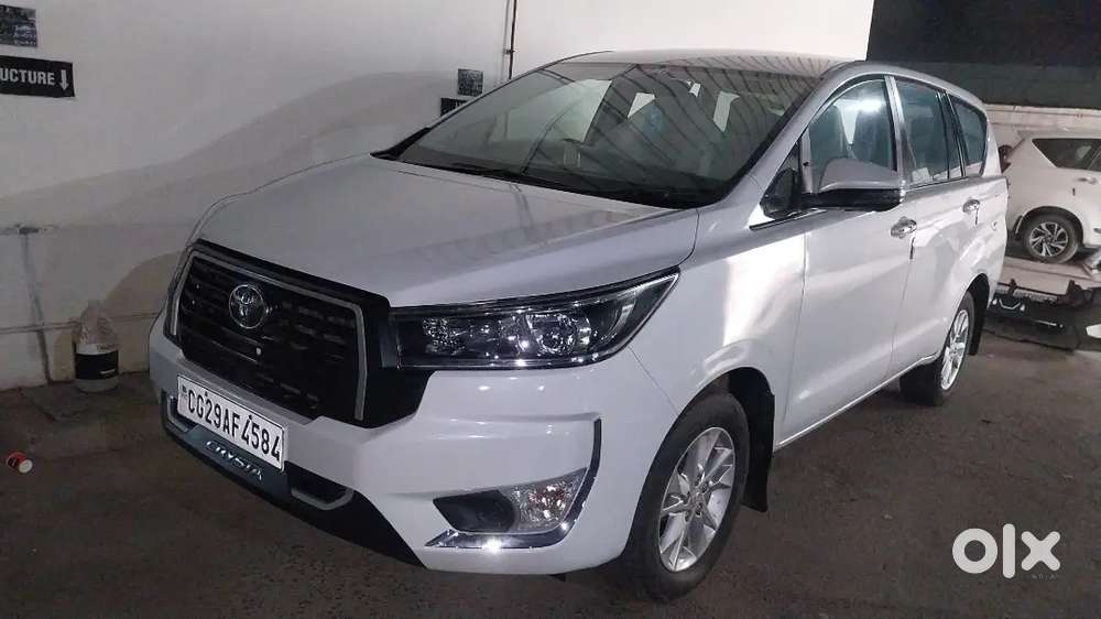 Toyota Innova Crysta 2023