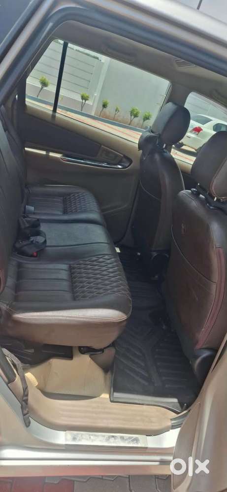 Toyota Innova 2.5 2015 Variant Z5g - Family Owned