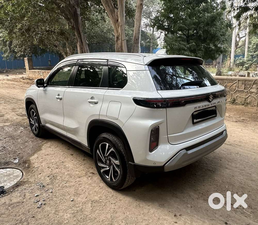 Maruti Suzuki Grand Vitara 1.5 Alpha Smart Hybrid At, 2025, Petrol