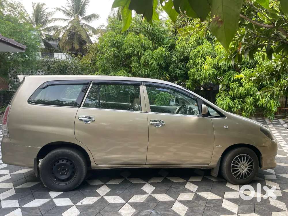 Innova 2.5g 2010 Urgent Sale