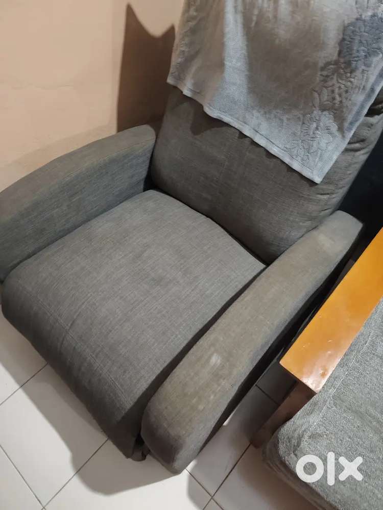 Recliner sofa