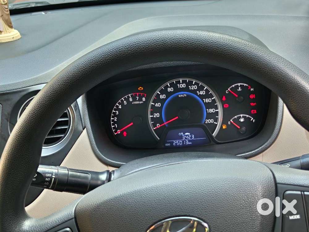 2017 Hyundai Grand I10 Sportz | Only 25,000 Km | Full Company Service