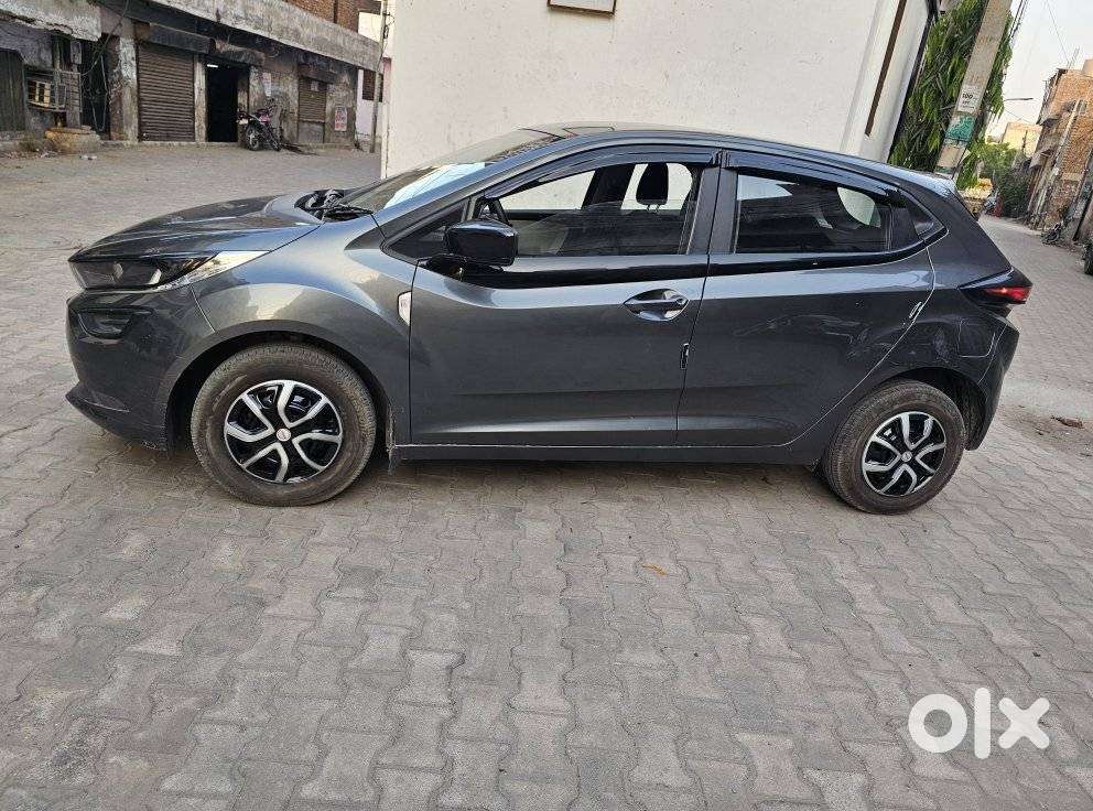 Tata Altroz 1.2 Xe Plus Petrol, 2024, Petrol