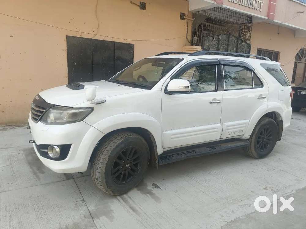 Toyota Fortuner 2012 Diesel 140000 Km Driven
