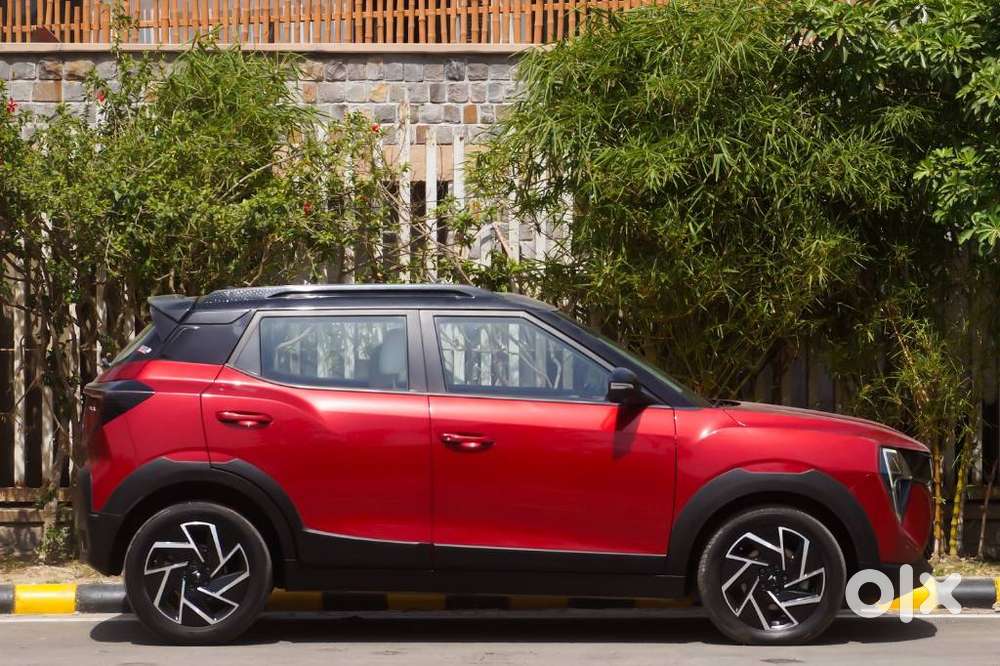 Mahindra Xuv 3xo Ax7l 1.2 Petrol At (pg), 2026, Petrol