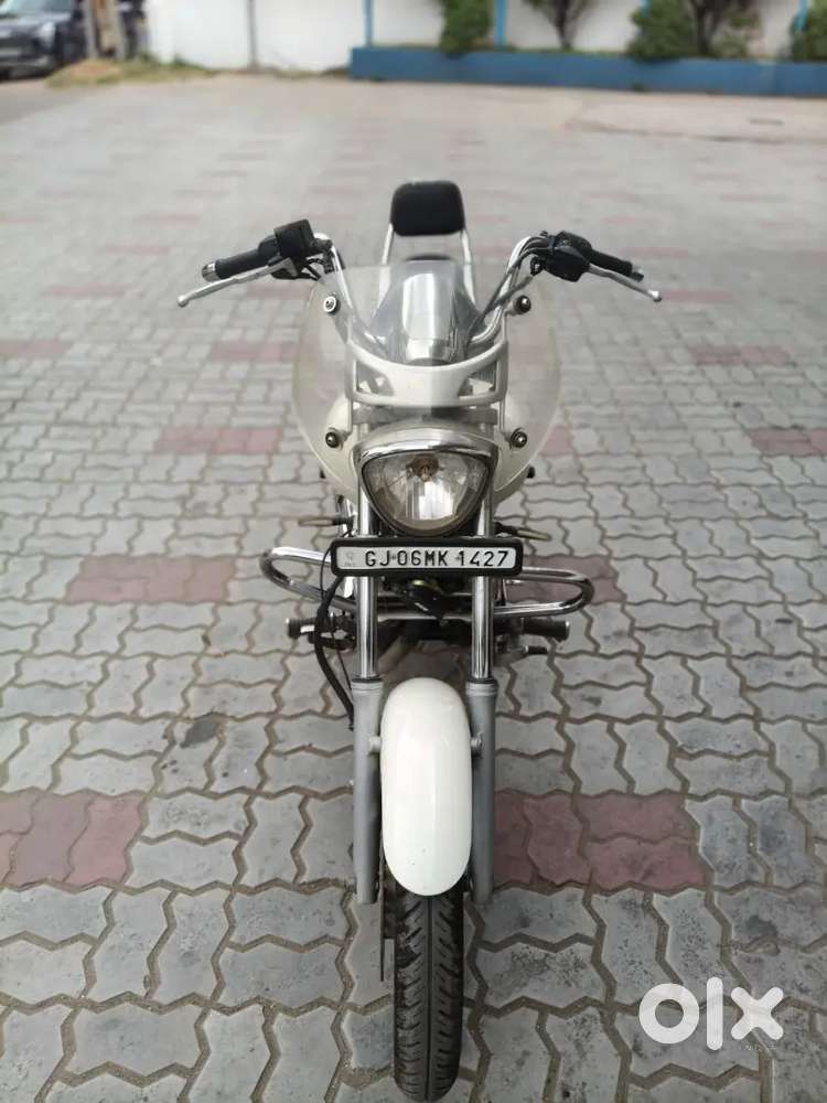 Bajaj Avenger Street 2019