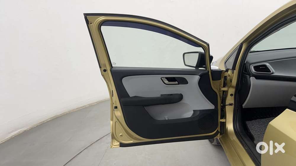 Tata Altroz Xz, 2020, Petrol