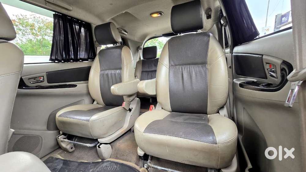 Toyota Innova 2.5 Z Diesel 7 Seater Bs Iv, 2014, Diesel