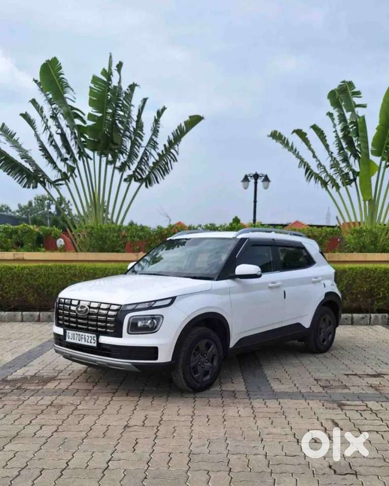 Hyundai Venue 1.2 S (o), 2023, Petrol