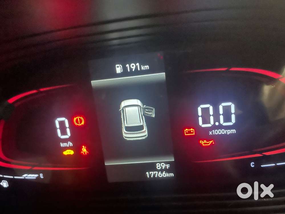 Hyundai Venue 2022 Petrol 17776 Km Driven