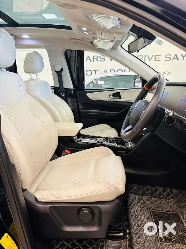 Mahindra Xuv700 2.2 Ax 7 Diesel At Luxury Pack Str, 2025, Diesel