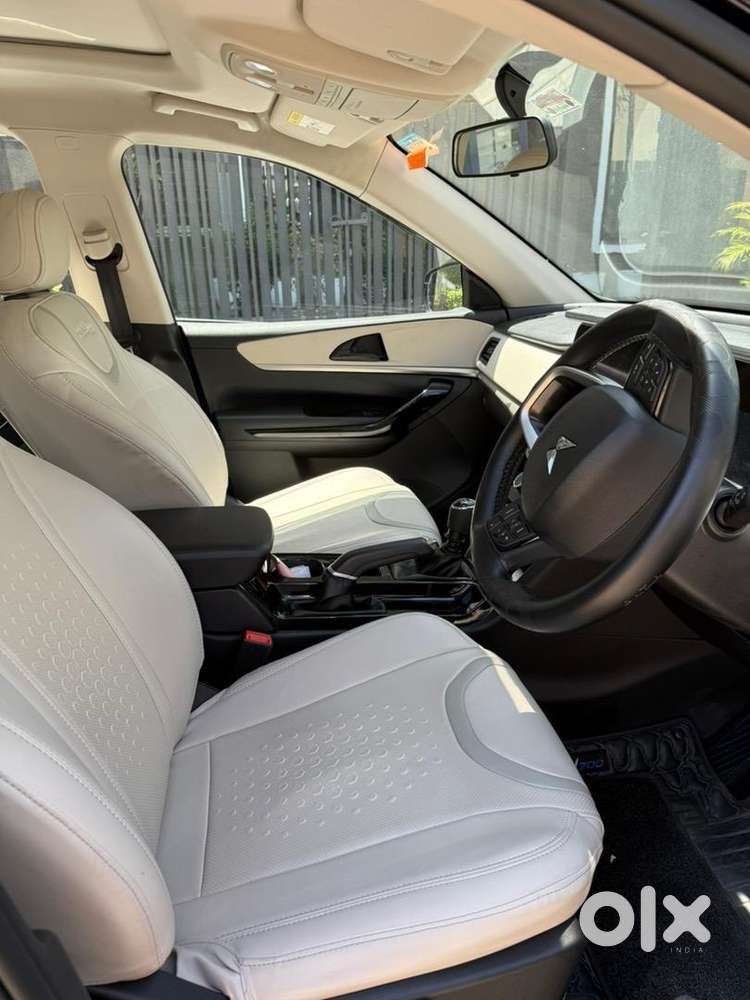 Mahindra Xuv700 2025 Diesel 15000 Km Driven