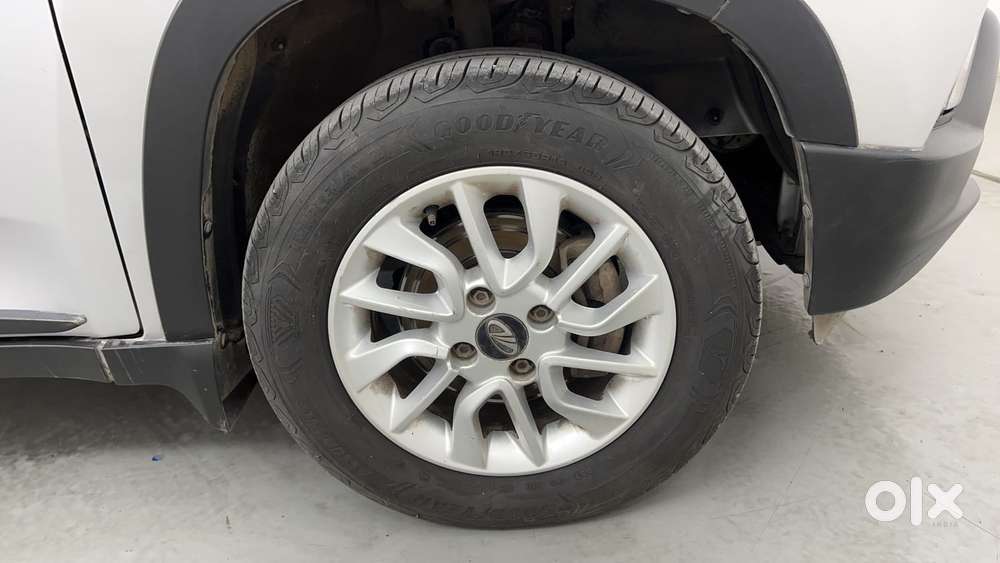 Mahindra Kuv 100 Mfalcon G80 K8, 2016, Petrol