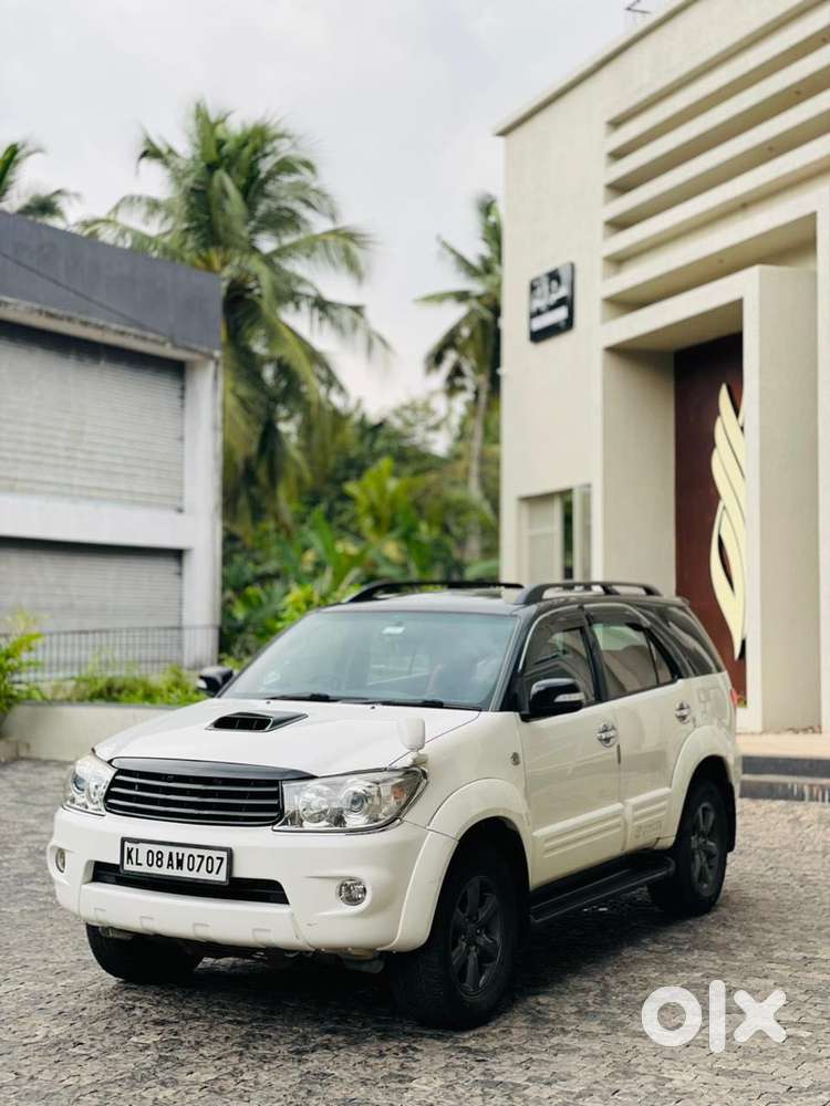 Toyota Fortuner 3.0 4x4 Manual, 2011, Diesel
