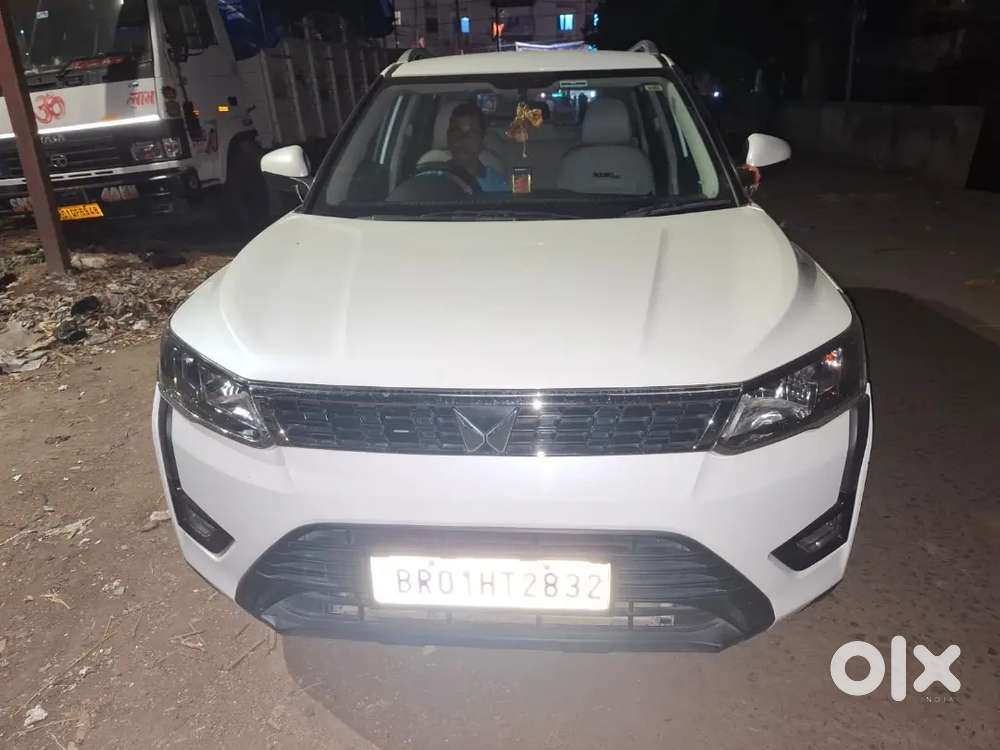 Mahindra Xuv300 2024 Petrol Well Maintained