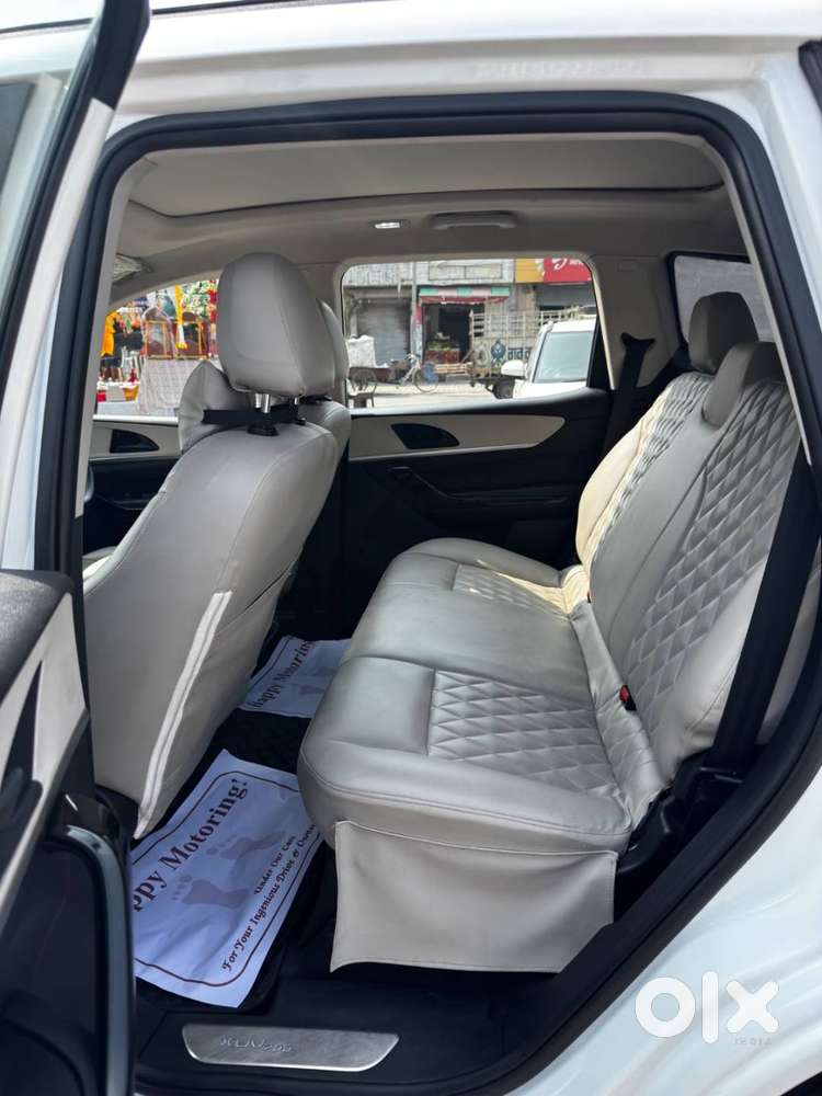 Mahindra Xuv700 Ax5 2023