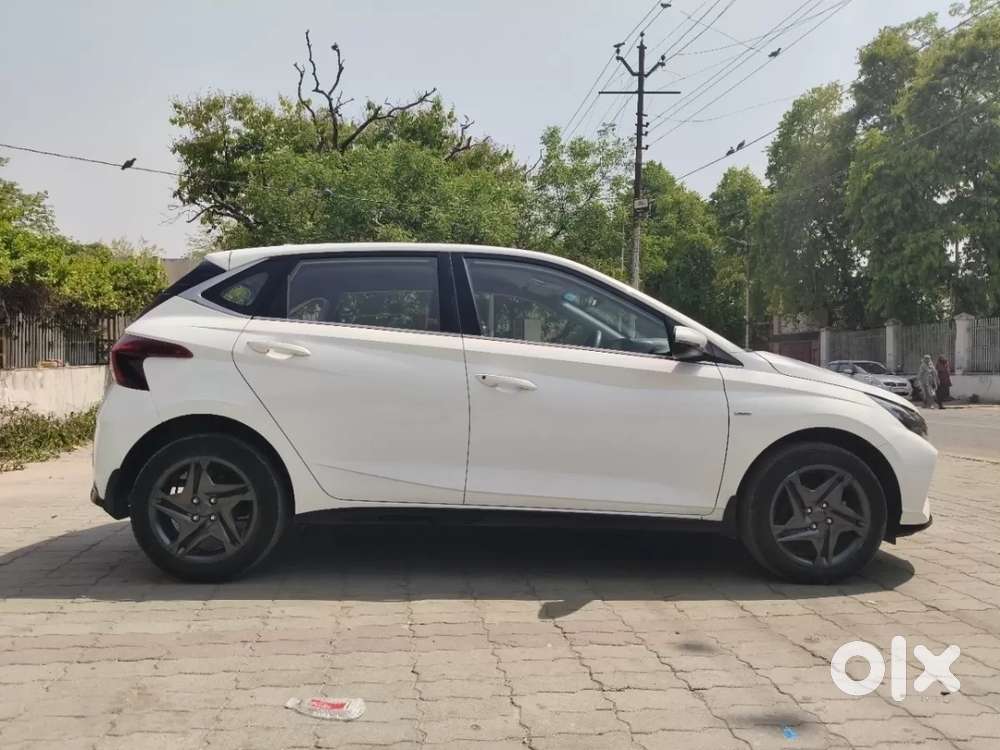 Hyundai I20 Sportz 1.2 Ivt, 2023, Petrol